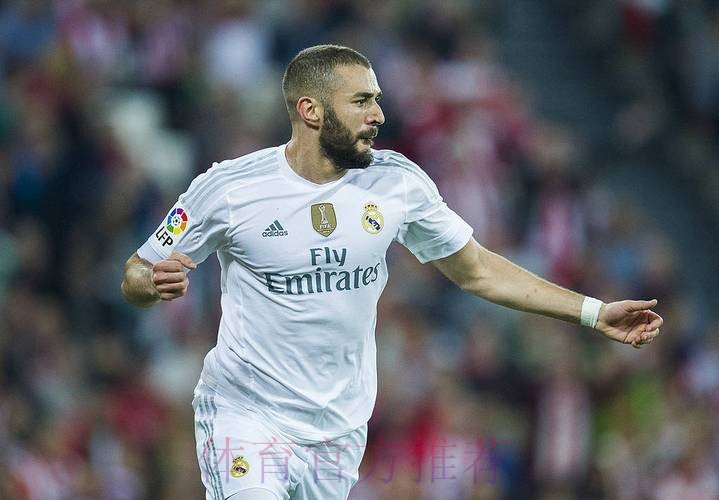 西媒:本泽马考虑赛季后退役 同意回皇马担任大使 西媒:本泽马考虑赛季后退役 同意回皇马担任大使